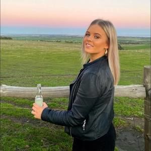 Meet your Posher, Tessa